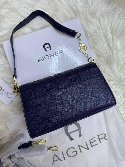 ❤️ Aignar  hobo
1️⃣ First quality +🎁
Size : 24 * 15 cm
95 dhs🪙🌨️
with box 🎁

Zain115
♥️♥️♥️