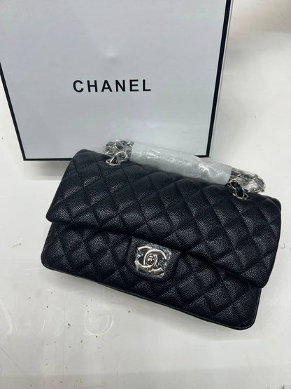 Chanel
WITH BOX 
HIGH QUALITY 
120 dhs🇦🇪🇦🇪

Zain169
♥️♥️♥️
