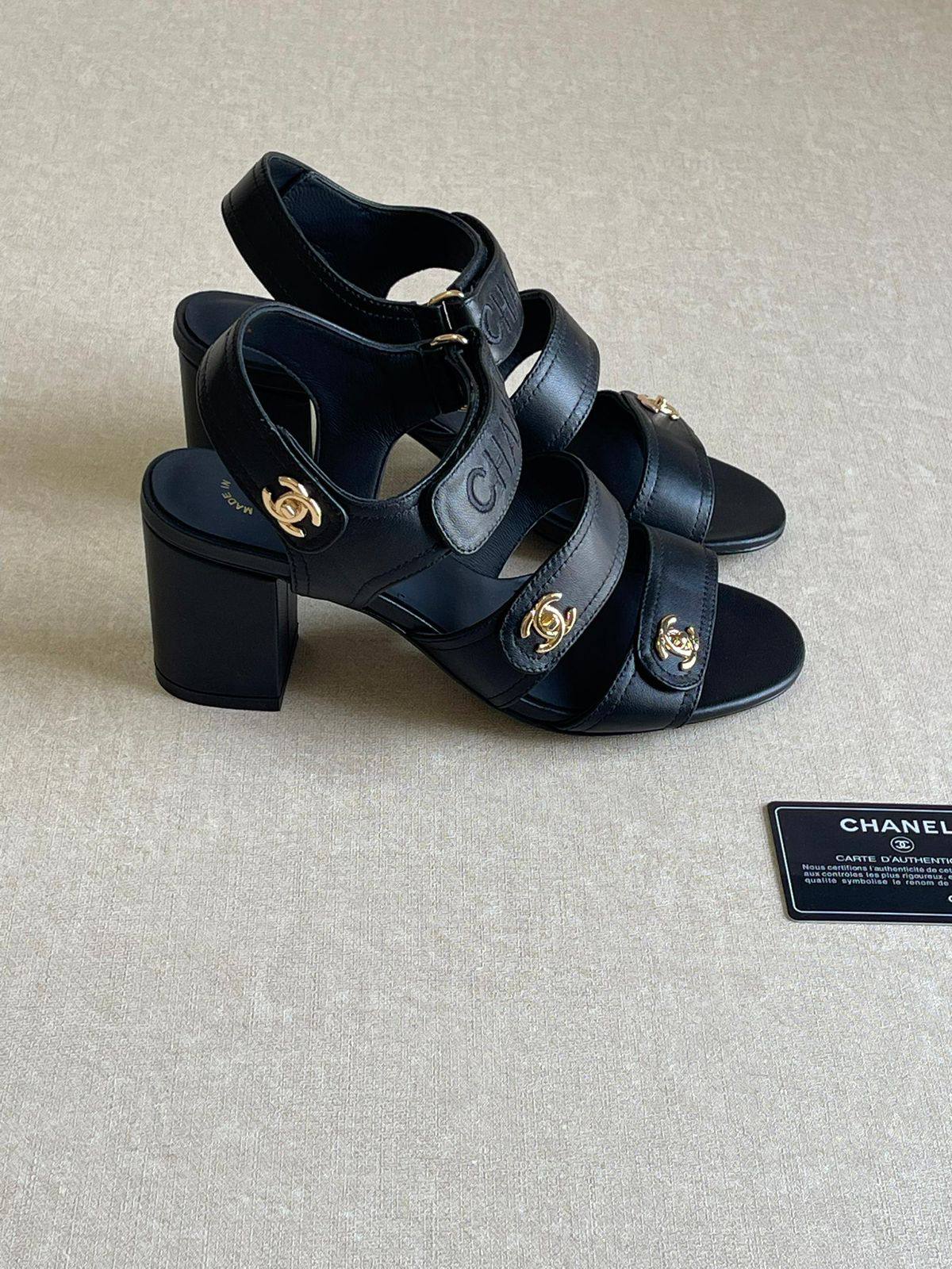 CHANEL 
SuperMaster Quality 💯
480 dhs🌺
Size:36-41💥

Zain171
♥️♥️♥️