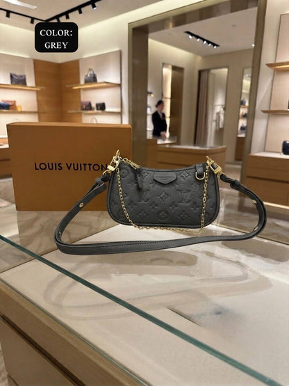 LV ᴇᴍᴘʀᴇɪɴᴛᴇ
sʜᴏᴜʟᴅᴇʀ ʙᴀɢ /ʟᴏɴɢ sᴛʀᴀᴘ
ɢᴏʟᴅʜᴀʀᴅᴡᴀʀᴇ 
ᴡɪᴛʜʙᴏx
ʟᴇᴀᴛʜᴇʀ
sɪᴢᴇ:21ᴄᴍ
95 dhs🇦🇪🇦🇪

Zain56
♥️♥️♥️
