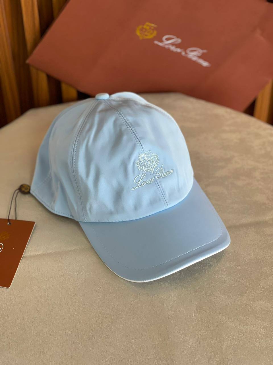 LORO PIANA
Unisex Caps
Master Quality 
190 dhs✅

Zain276
♥️♥️♥️