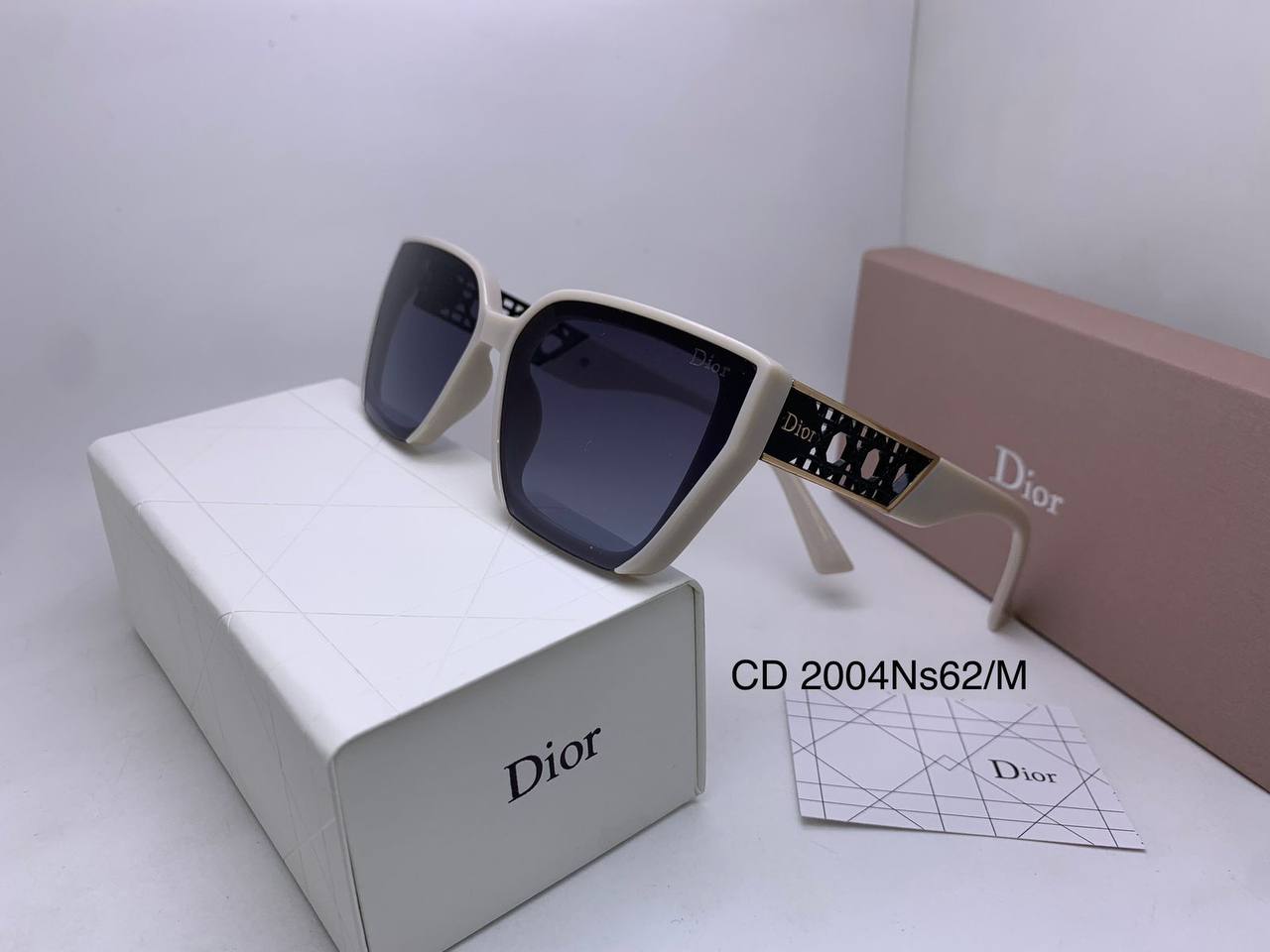 Dior
70 dhs✅

Zain126
♥️♥️♥️