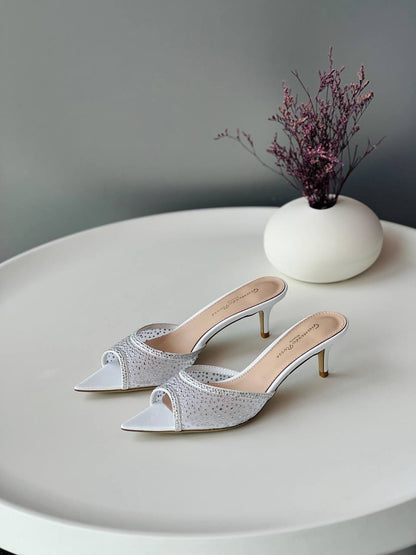 Gianvitto Rossi🌹
Size 36_41
Super high quality* 
450 dhs🪙🌨️

Zain176
♥️♥️♥️