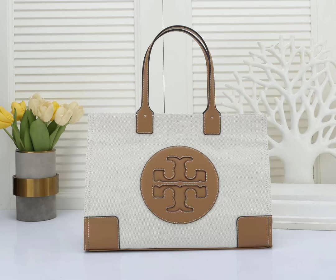 Tory Burch 
Best quality 
100 dhs✅
size 41 Cm

Zain290
♥️♥️♥️