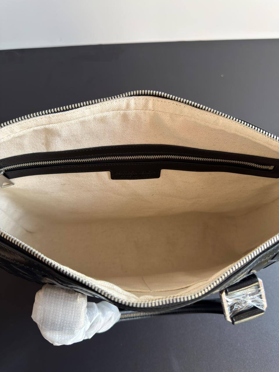 Bottega
Super Master Quality
For Price 👇 WhatsApp✅
0568585901 
0507557372
0552275751 Owner Zain 👌

Zain340
♥️♥️♥️