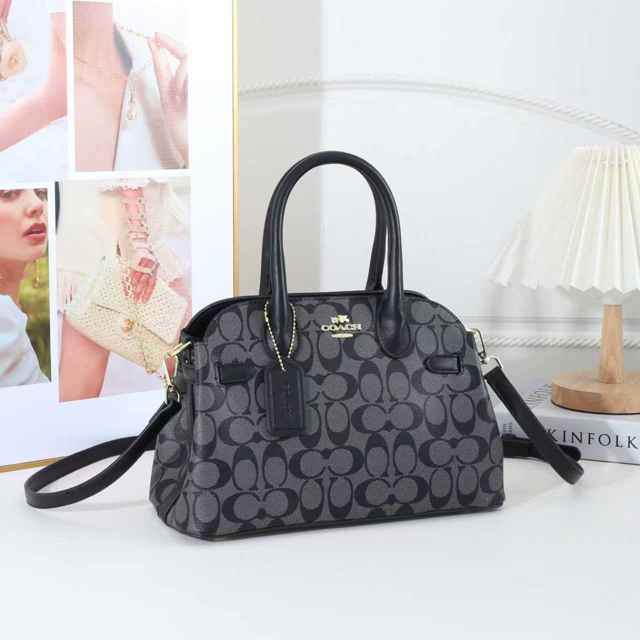 COACH 
GOOD QUALITY 
110 dhs✅

Zain39
♥️♥️♥️