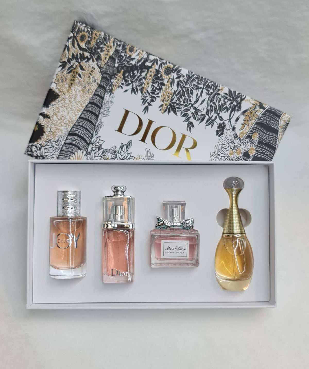Dior box
Lv box
Chanel box

Available 
stock 
60 dhs🇦🇪🇦🇪

Zain64
♥️♥️♥️