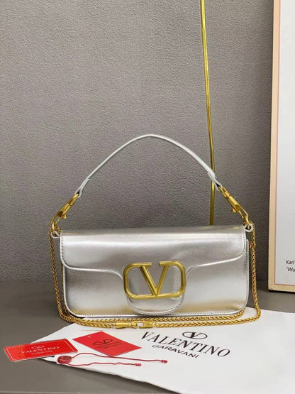 Valentino

115 dhs

With box
🎁🎁🎁

Zain157
♥️♥️♥️