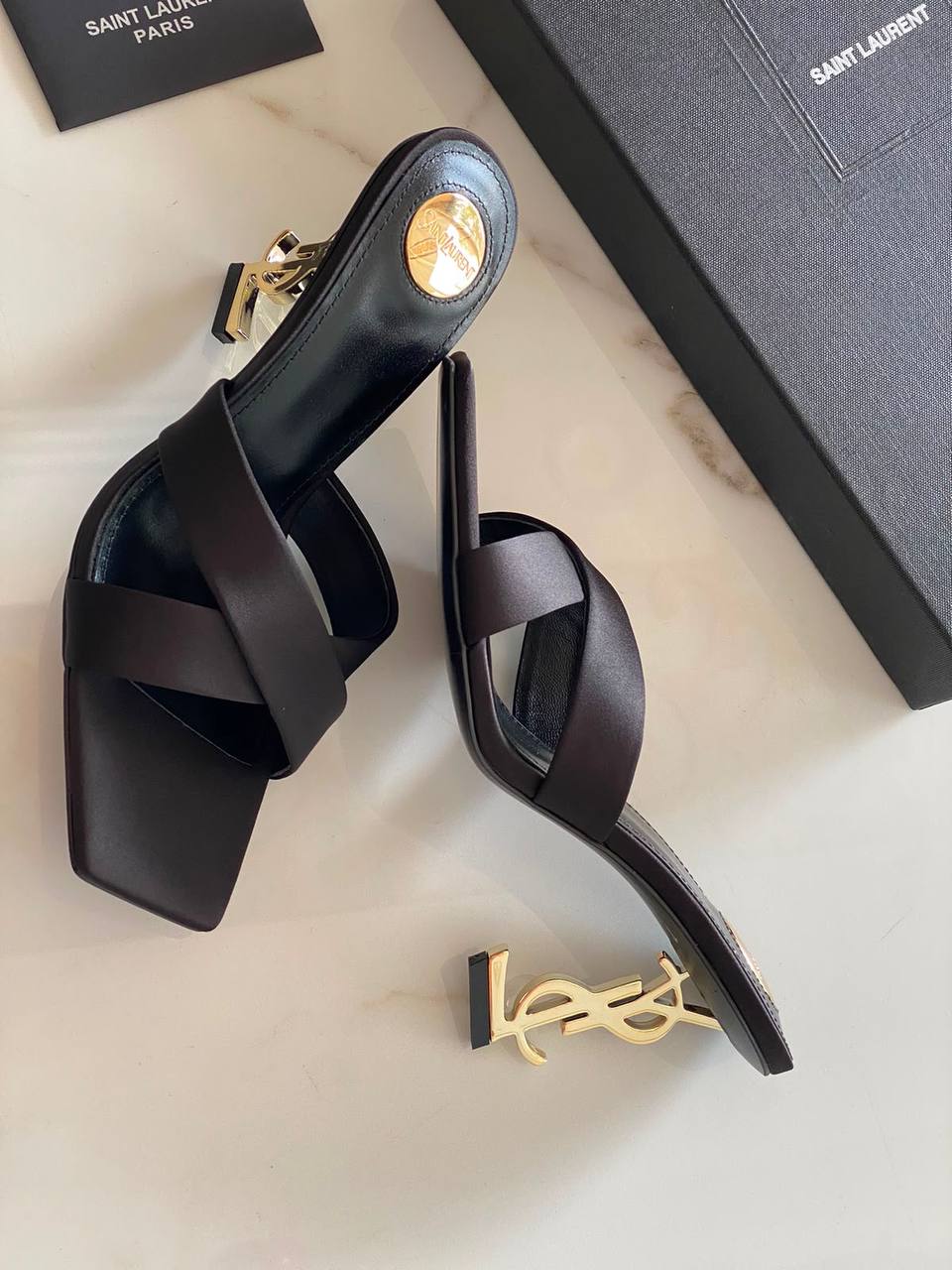YSL  
AAA master quality 
Size 37…….40 
450 dhs🇦🇪🇦🇪

Zain180
♥️♥️♥️