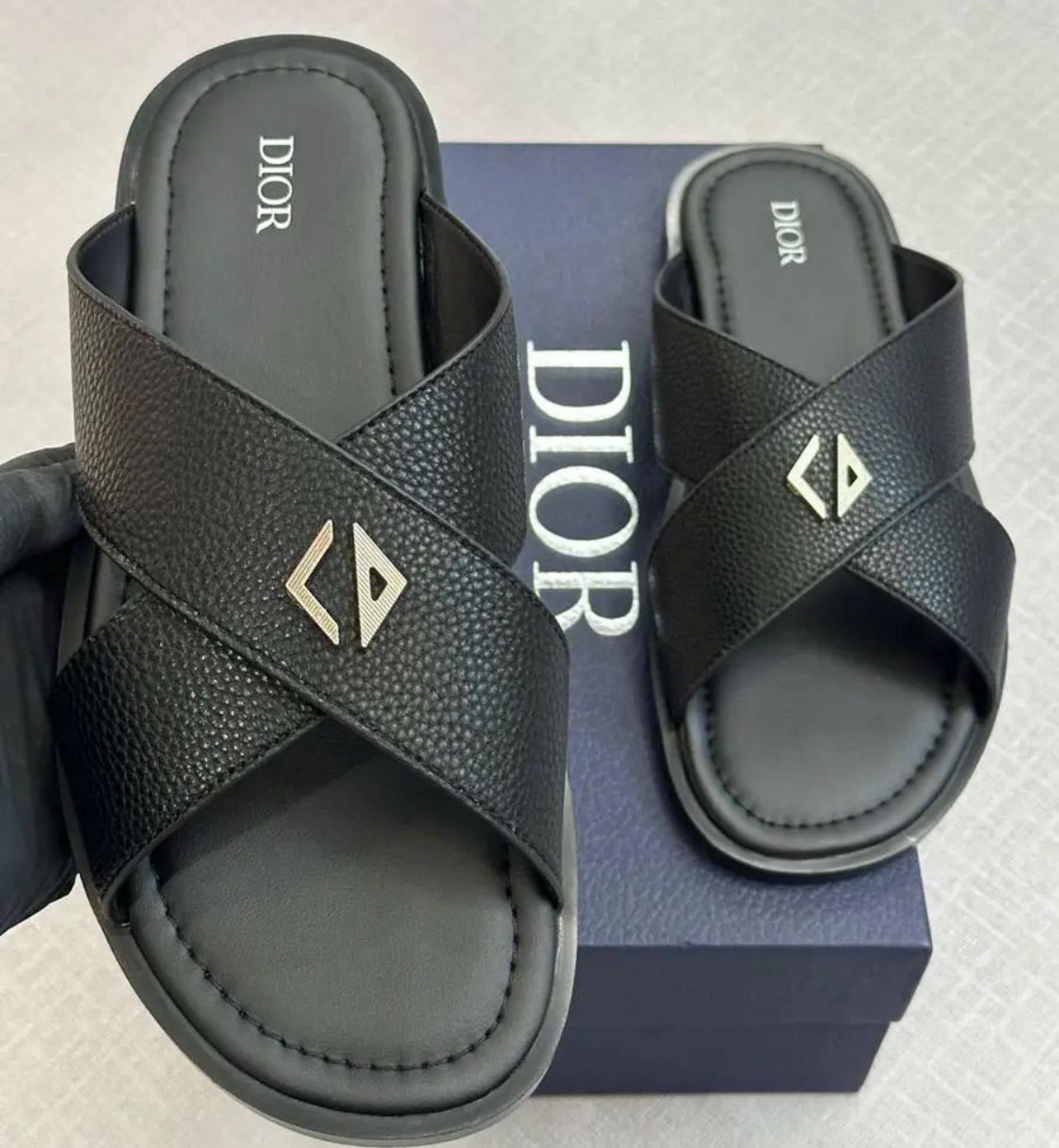 Dior
Size 40-46⚡️
105 dhs❣️

Zain183
♥️♥️♥️