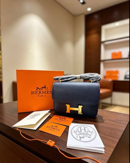 Hermes

Have box

110 dhs🇦🇪🇦🇪
Size：19cm

Zain07
♥️♥️♥️