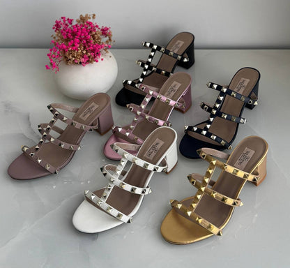 VALENTINO
*Vip quality*
*Size 36 to 41*
400 dhs✅

Zain113
♥️♥️♥️