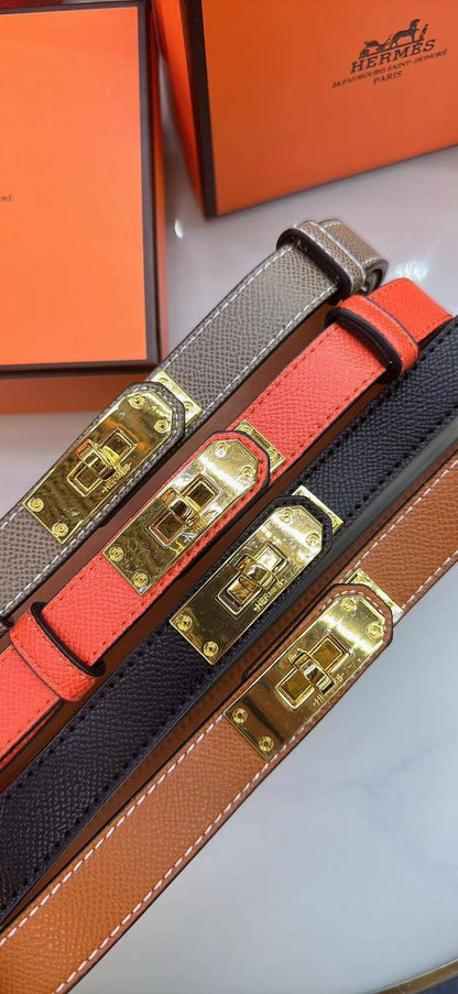 BELT 

50 dhs🪙💚

with box
🎁🎁🎁

Zain90