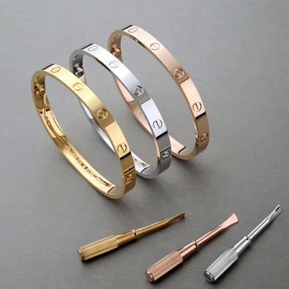 CARTIER MASTER
BANGLE💫✨
WITH SCREW
60 dhs✅ Each
WITH BOX AND PAPER BAG🎁🛍️
SIZES AVAILABLE
16-17-18-19

Zain89
♥️♥️♥️