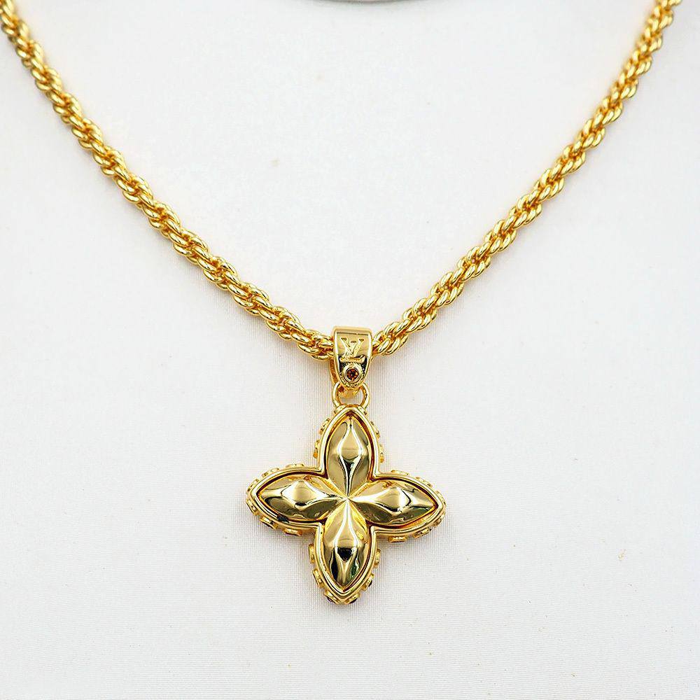 LV Necklace* 💎
Unisex 
Master Quality 💕

*65* AED normal box 📦

Zain48
♥️♥️♥️