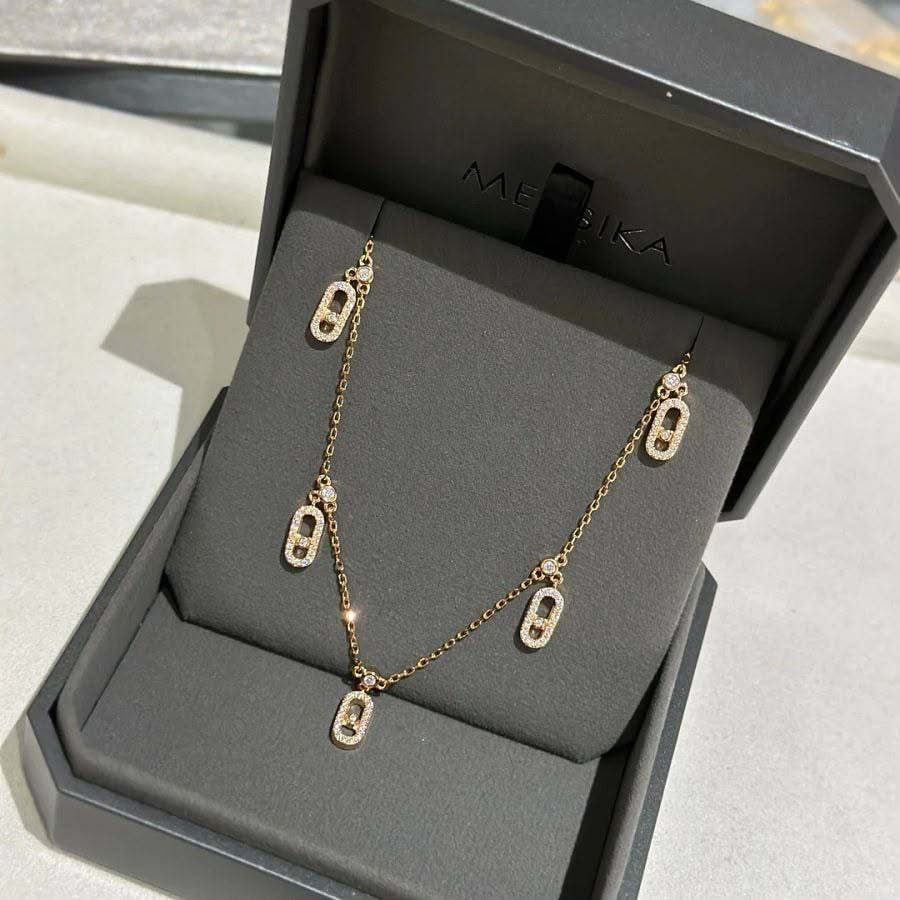 Messika ❤️‍🔥*
Necklace 💥
Master quality 💯
With normal boxes 🗃️ 
55 dhs💓
With master box 📦 
90 dhs💓

Zain216
♥️♥️♥️