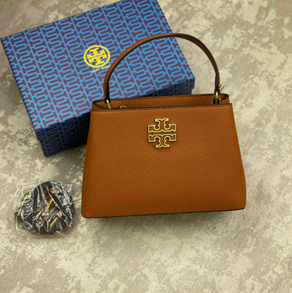 Tory Burch
110 dhs✅

With box
🎁🎁🎁

Zain175
♥️♥️♥️