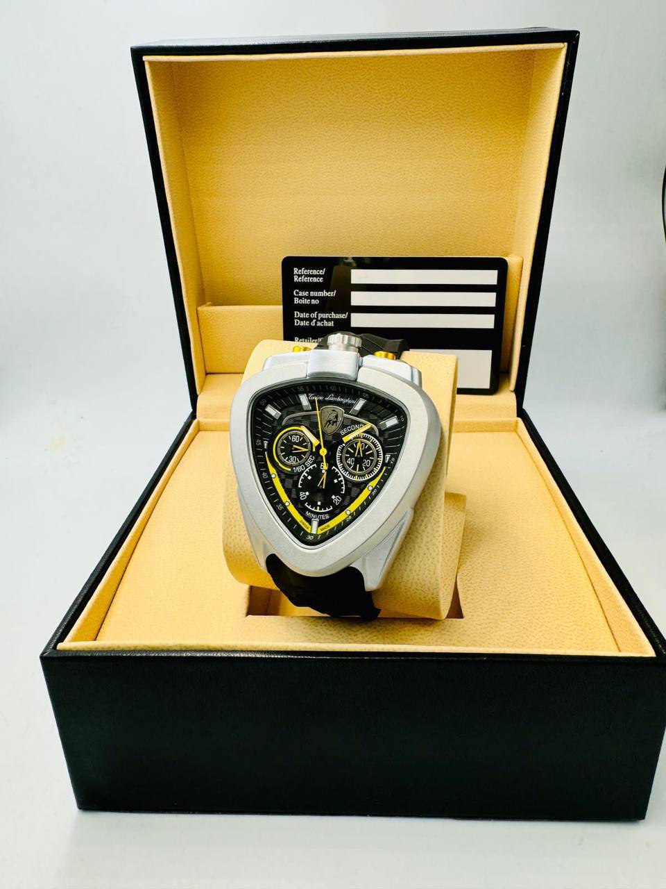 Lumborghini Men* 🤩🤩
*offer price 
65 dhs🪙💚

Zain08
♥️♥️♥️