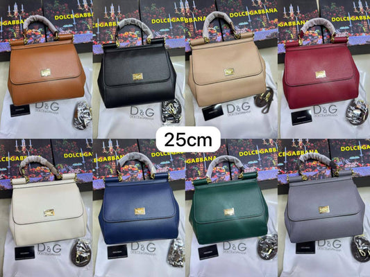 ❤️ Dolce & Gabbana 
1️⃣ First quality +🎁
Size : 25 * 22 * 13 cm
115 dhs💓
with box 🎁

Zain115
♥️♥️♥️