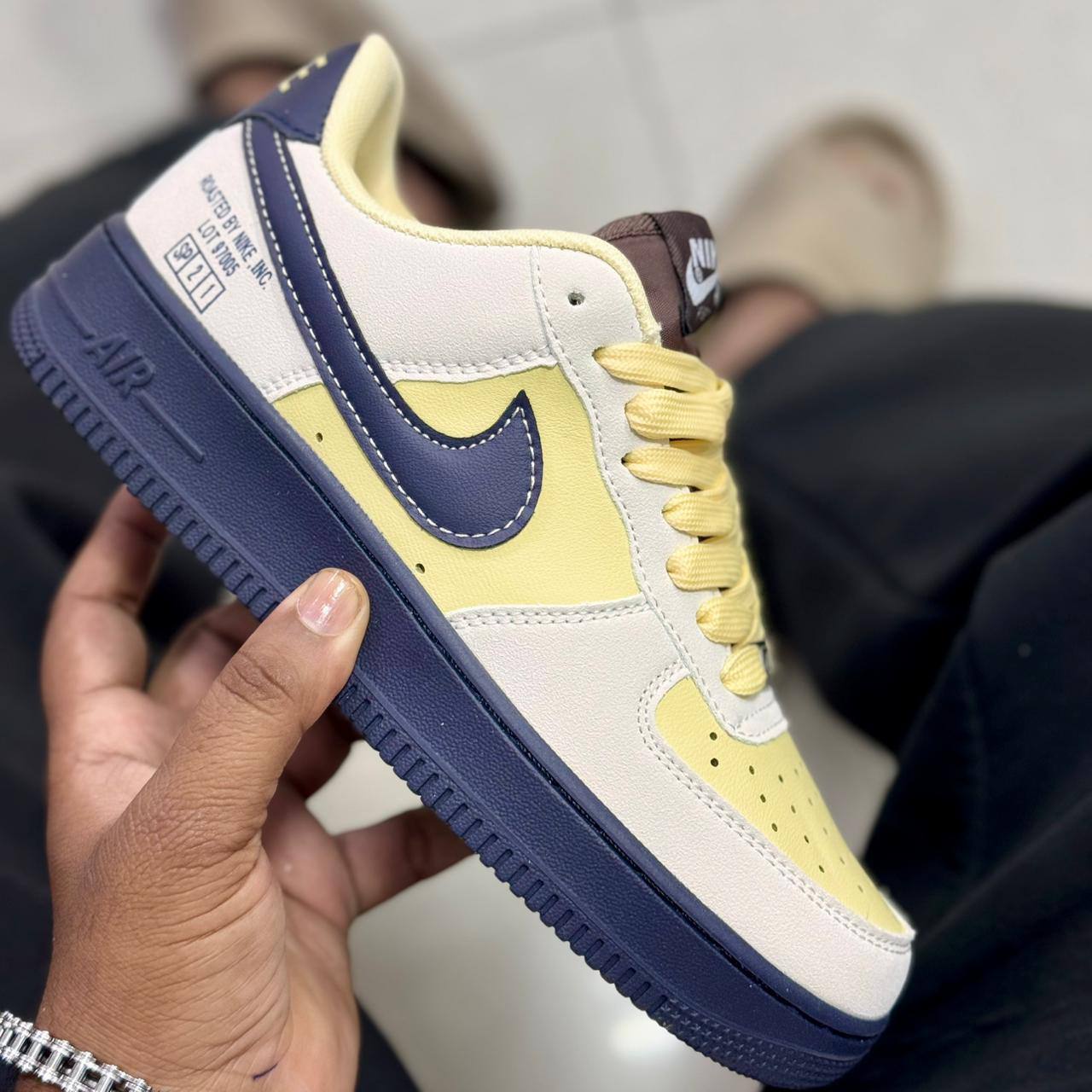 Nike Air
Please ask for size before ordering
Size 40-55
105 dhs✅

Zain27
♥️♥️♥️