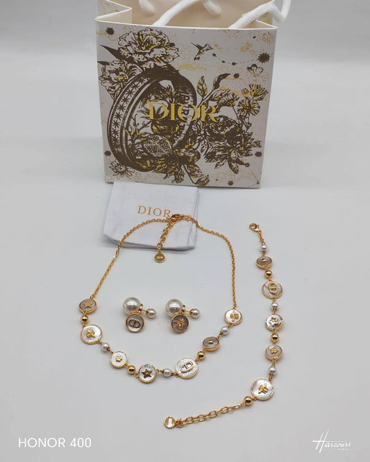 Dior
Set

230 dhs🇦🇪🇦🇪

Zain122
♥️♥️♥️
