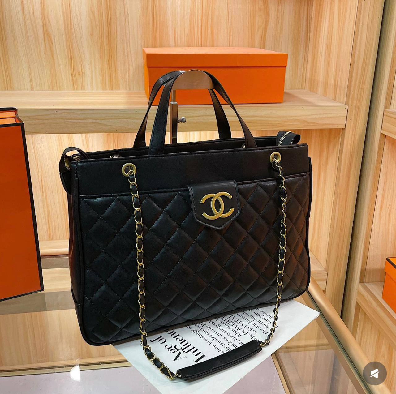 CHANEL 
COPY ONE NEW CAME 
180 dhs🪙🌨️

Zain39
♥️♥️♥️