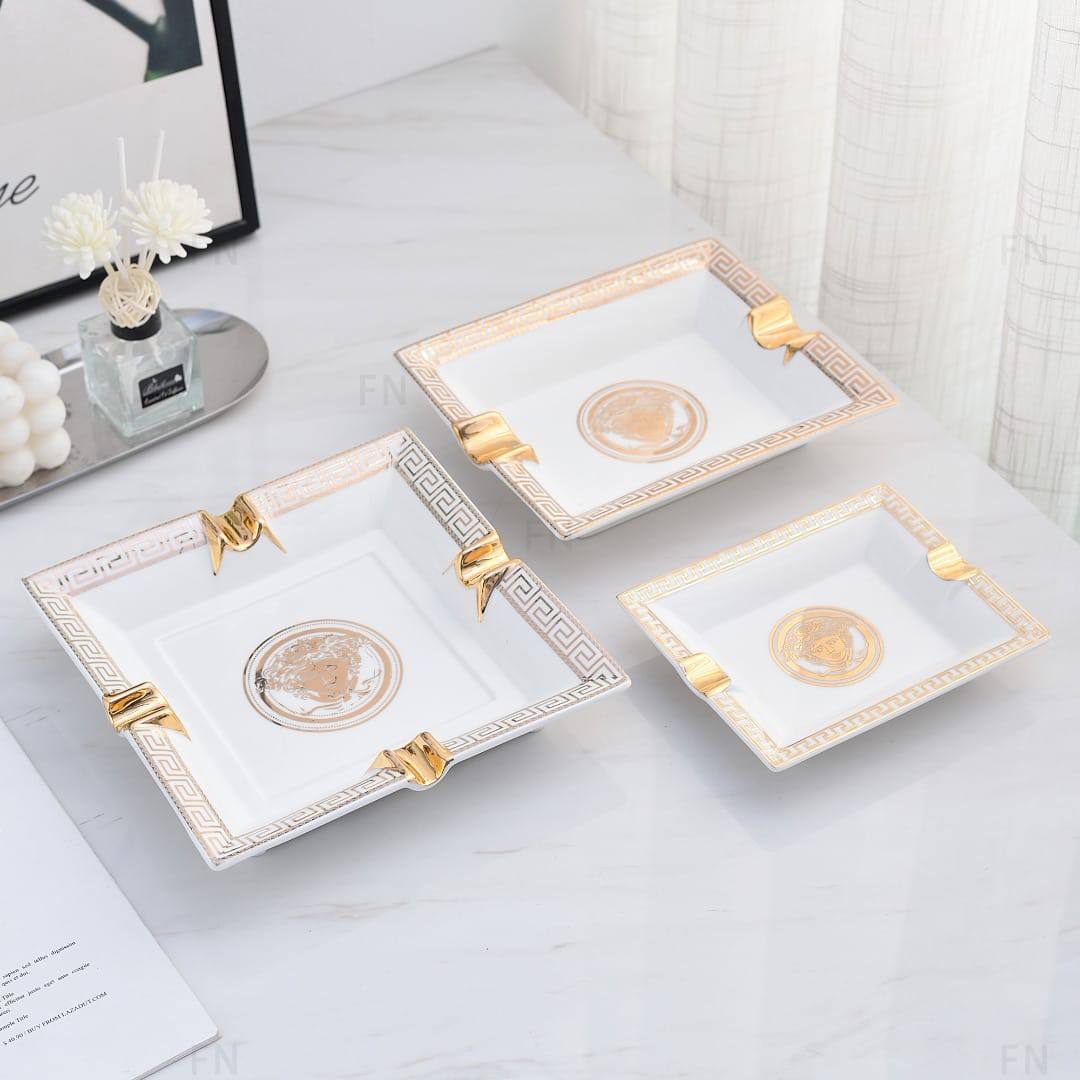 Small 65 dh 

Medium 100 dhs

Big 120 dhs 

Zain205
♥️♥️