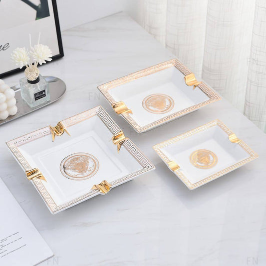 Small 65 dh 

Medium 100 dhs

Big 120 dhs 

Zain205
♥️♥️