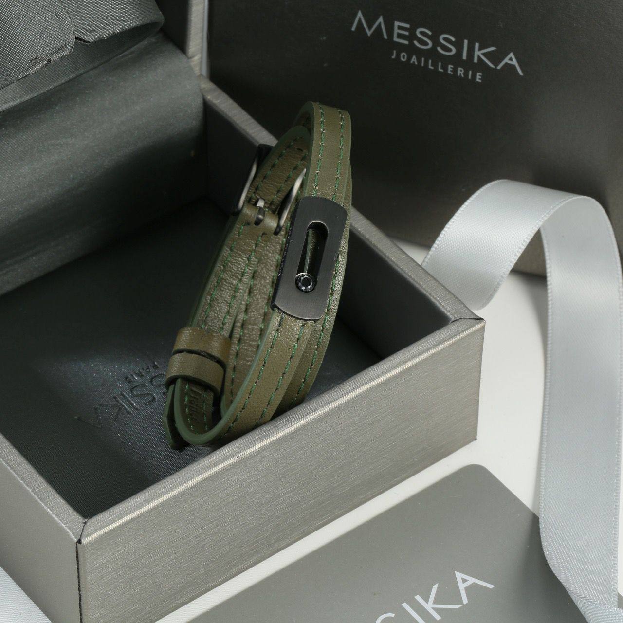 MESSIKA  
75 dhs🪙💚
UNISEX BRACELET

With Master Box And Paper Bag 
115 dhs🪙💚
🎁🎁🎁

Zain89
♥️♥️♥️