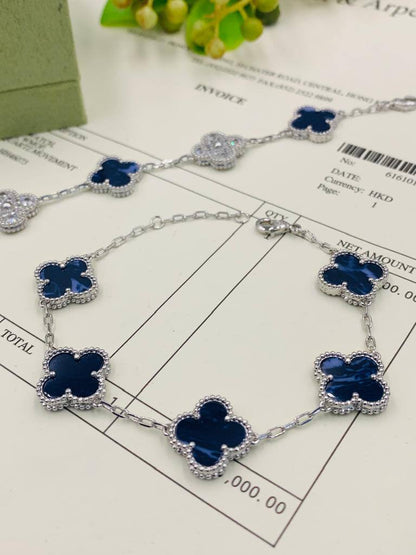VCA Set 🌼💫
*NECKLACE 1 FLOWER*
*BRACELET 5&1 FLOWER*
*EARRING   1* *FLOWER*  
260 dhs✅
       _*WITH*_
    *Good Box* and Paper BAG🎁🛍️

Zain89
♥️♥️♥️