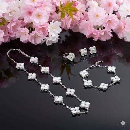 VCA
245 dhs🗽
✨💫💎
NECKLACE 
BRACELET 
EARRINGS 
RING💍
WITH GOOD BOX AND PAPER BAG 🛍️🎁

Zain89
♥️♥️♥️