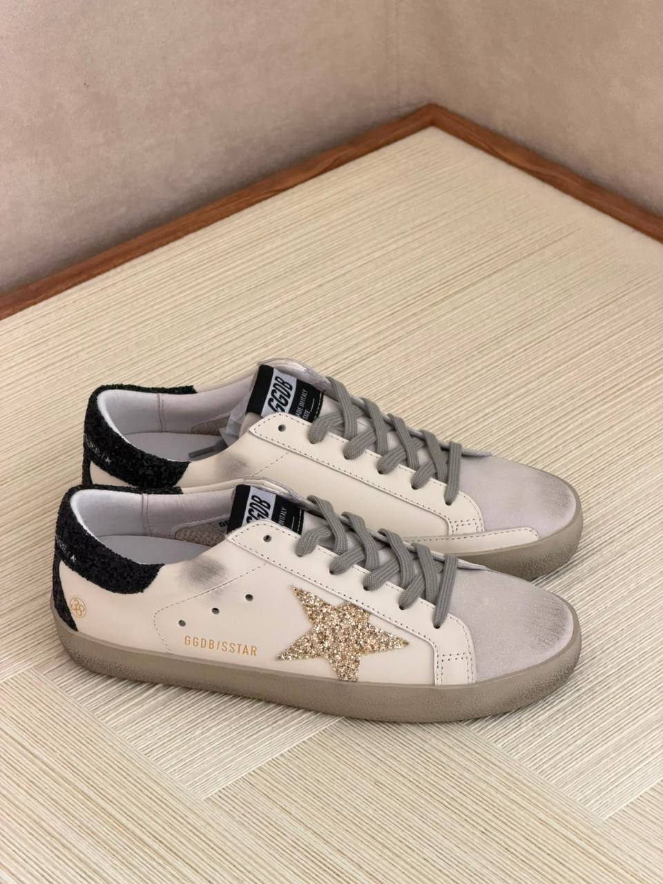 GOLDEN GOOSE 
QUALITY: SUPER MASTER 💥😍
SIZE:36 TO 41🥰

450 dhs🇦🇪🇦🇪

Zain319
♥️♥️♥️