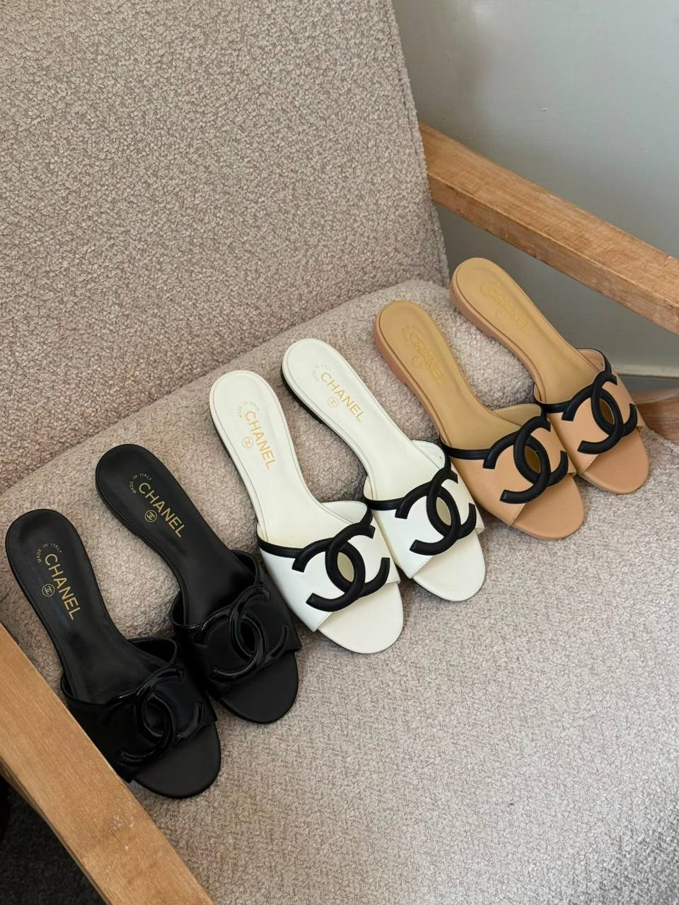 CHANEL 🖤
✨ 𝐍𝐞𝐰 𝐂𝐨𝐥𝐥𝐞𝐜𝐭𝐢𝐨𝐧
✨ 𝐒𝐮𝐩𝐞𝐫 𝐌𝐚𝐬𝐭𝐞𝐫 𝐐𝐮𝐚𝐥𝐢𝐭𝐲
✨ 𝐀𝐯𝐚𝐢𝐥𝐚𝐛𝐥𝐞 𝐍𝐨𝐰
✨ 𝐒𝐢𝐳𝐞𝐬: 𝟑𝟔 — 𝟒𝟏
450 dhs✅

Zain298
♥️♥️♥️