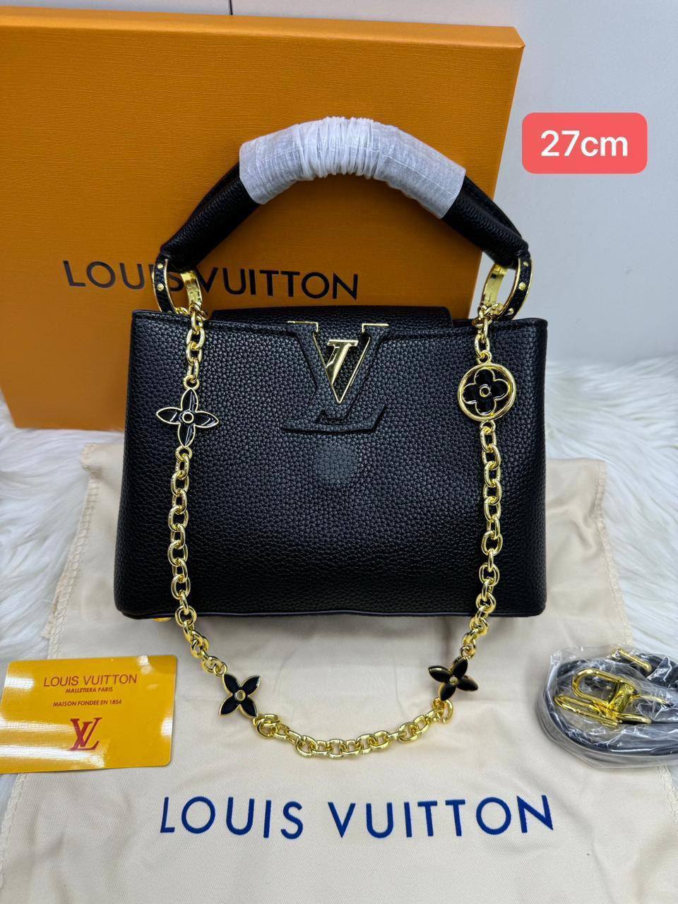 💎 LV Capitalcines 
1️⃣ Finish quality +box🎁
Size : 27 * 19 cm
100 dhs✅
with box🎁

Zain115
♥️♥️♥️