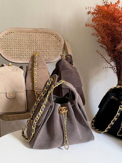 New collection✨✨✨
CHANEL
25cm
380 dhs🪙💚
Top quality 
With box🎁

Zain167
♥️♥️♥️