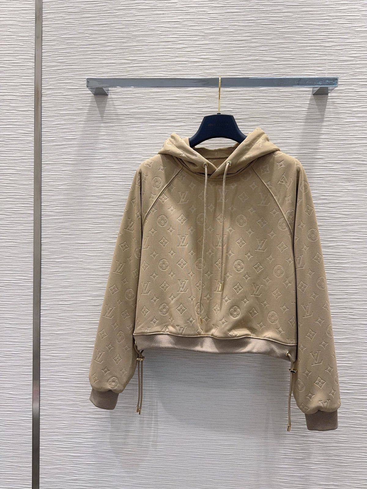 LV
Women’s Set
Master Quality 
SML
430 dhs❣️

Zain276
♥️♥️♥️