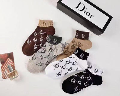 SOCKS 🆕

45 DHS💓

WITH GOOD BOX 📦
🎁🎁🎁

Zain231
♥️♥️♥️