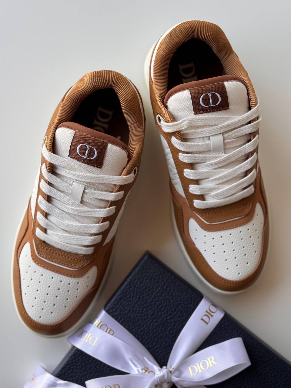 Dior B27 Uptown Sneaker
*AAA quality*
*size:40 to 46*
500 dhs❣️

Zain185
♥️♥️♥️