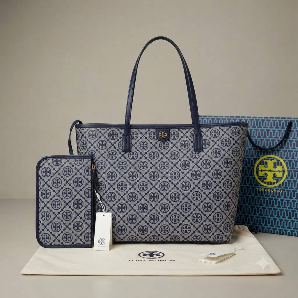 TORY BURCH
Totebag with Wrislet Zip
Canvas Material
Gold Logo And zip Hardware
Size :33 cm
Without BOX

110 dhs🇦🇪🇦🇪

Zain239
♥️♥️♥️