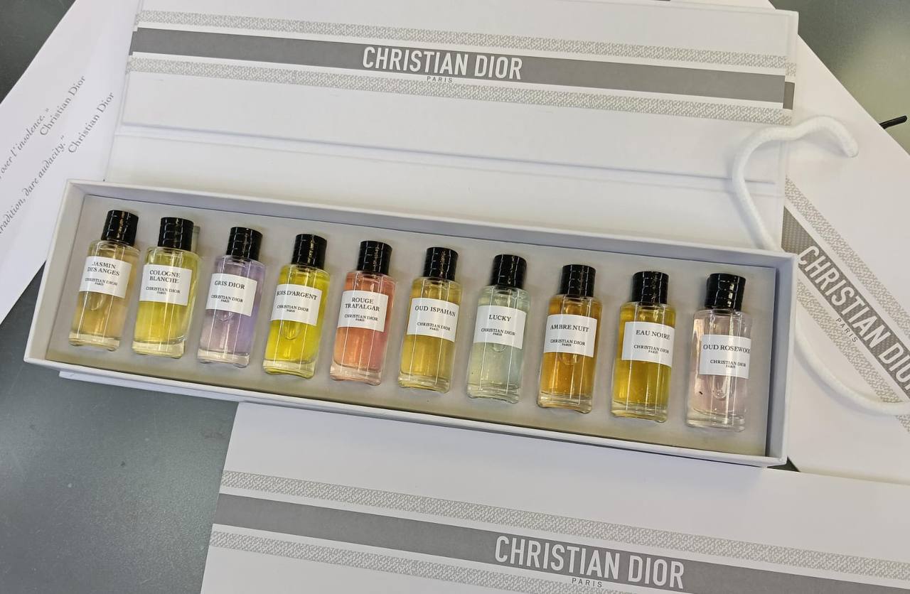 DIOR SETS
95 dhs✅

Zain01
♥️♥️♥️