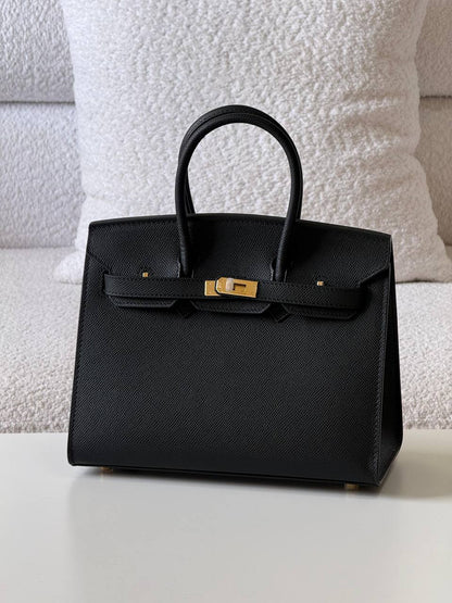 Hermes birkin epsom 25cm💕master quality😍

with box❤️
🎁🎁🎁

440 dhs🪙💚

Zain52
♥️♥️♥️