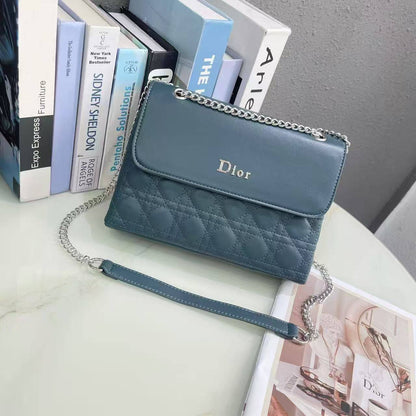 Dior 
good quality
95 dhs✅

Zain278
♥️♥️♥️