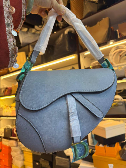 🌹 Dior Microbags
1️⃣ First quality +box🎁
Size : 24 * 20 cm
80 dhs✅
with box🎁

Zain115
♥️♥️♥️