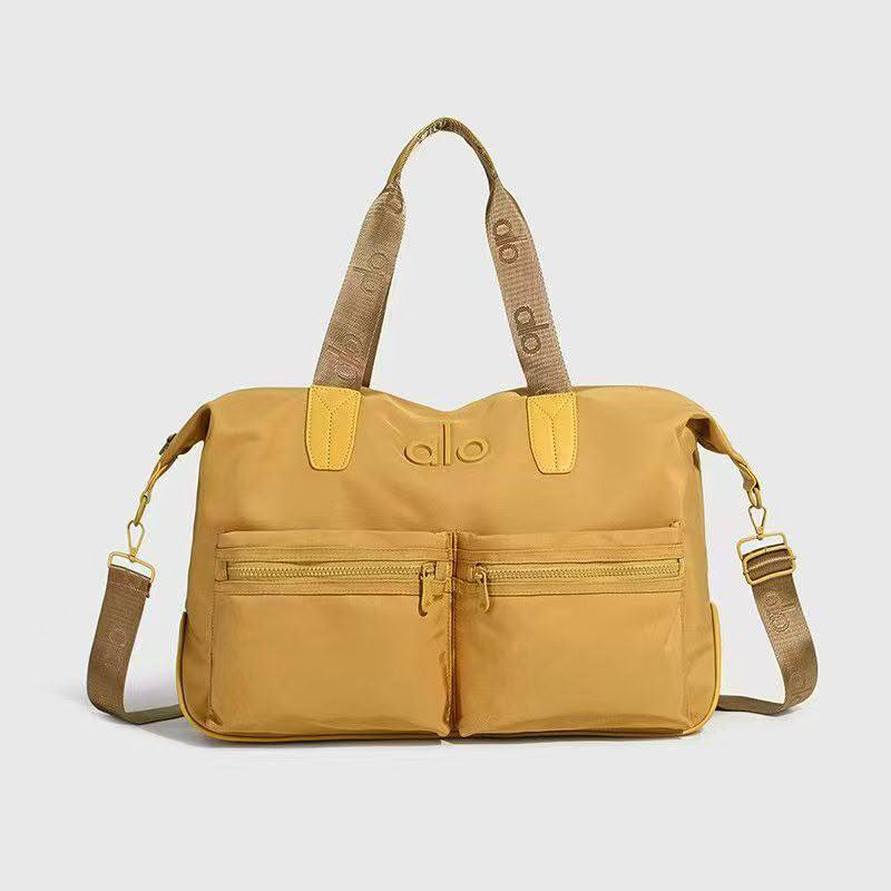 Alo
85 dhs✅
size 45×20×28cm

Zain42
♥️♥️♥️