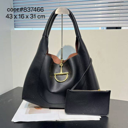 GUCCI sᴏғᴛʙɪᴛ ᴍᴀxɪ
ʜᴏʙᴏ sʜᴏᴜʟᴅᴇʀ ᴛᴏᴛᴇʙᴀɢ
ɢʀᴀɪɴʏ  ʟᴇᴀᴛʜᴇʀ ᴍᴀᴛᴇʀɪᴀʟ
ɢᴏʟᴅ ʜᴀʀᴅᴡᴀʀᴇ
sɪᴢᴇ : 43 cm ( ʟᴀʀɢᴇ )

90 dhs✅

Zain31
♥️♥️♥️
