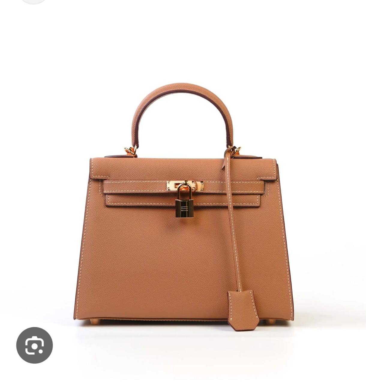 Hermes
GOOD quality 
110 dhs✅
SIZE 25 CM

Zain200
♥️♥️♥️
