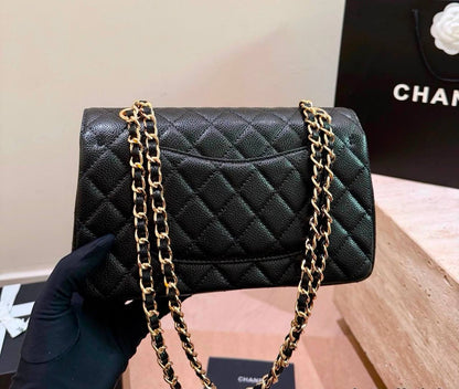 CHANEL
Master🌺🌺🌺
WITH DOUBLE BOX 
240 dhs💓
(Caviar)

Zain39
♥️♥️♥️