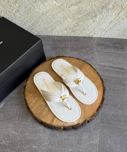 CHANEL 💫😍
SuperMaster Quality 💯
450 dhs✅
Size: 36-41 💥

Zain171
♥️♥️♥️