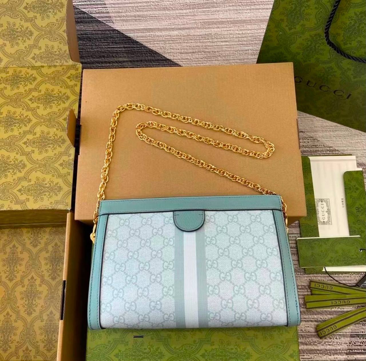 GUCCI 
COPY ONE 
 WITH BOX 
160 dhs💛

Zain295
♥️♥️♥️