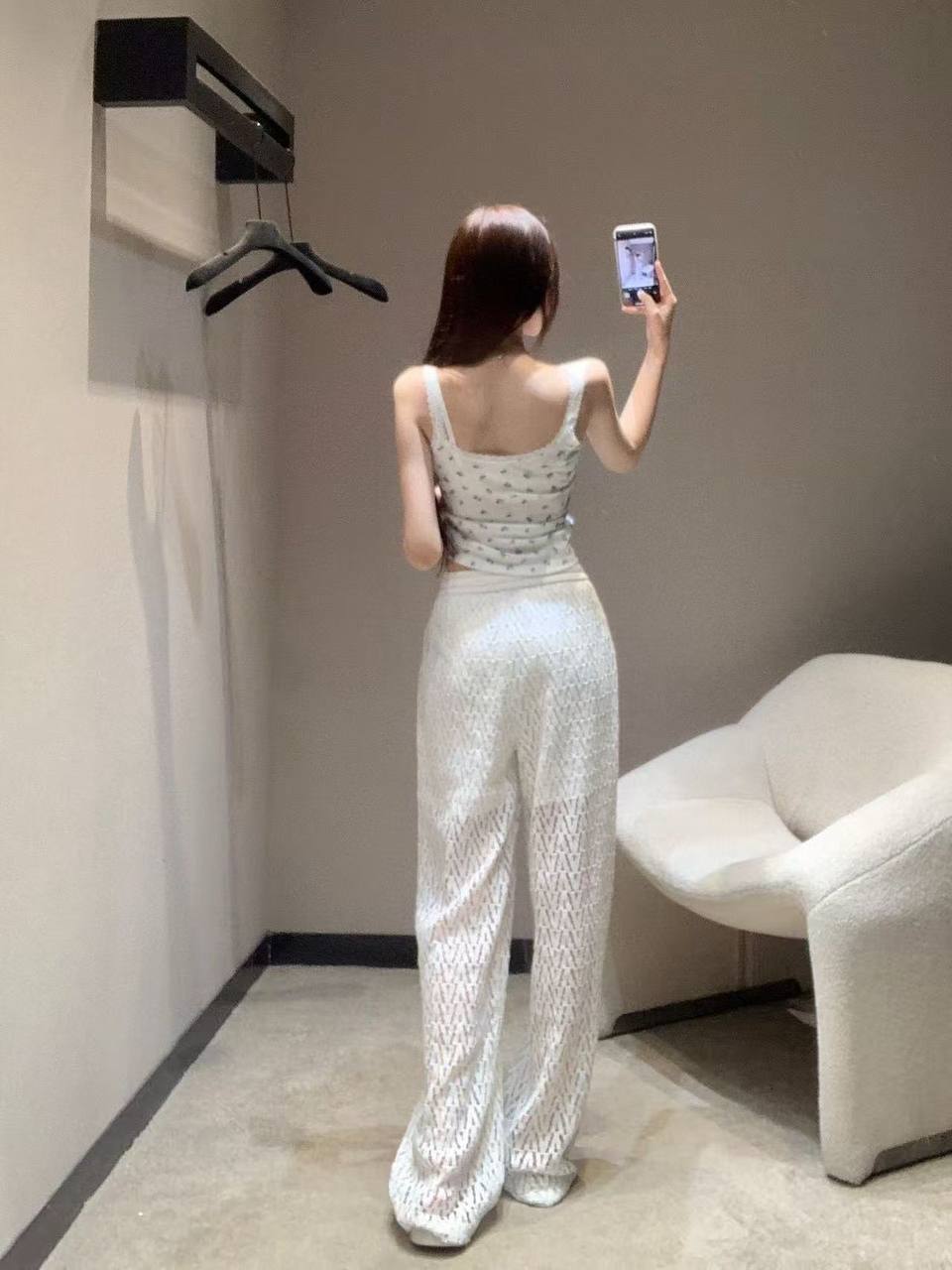 *New collections 💕💕  
180 dhs❤️
*good  quality  
*Sizes:S M L 
*AVAILABL

Zain231
♥️♥️♥️
